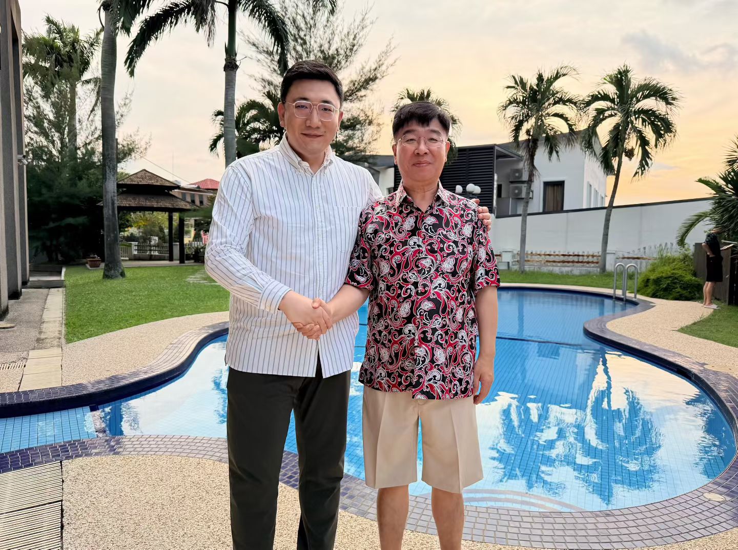 蔚腾飞与郭咸纲教授的合影